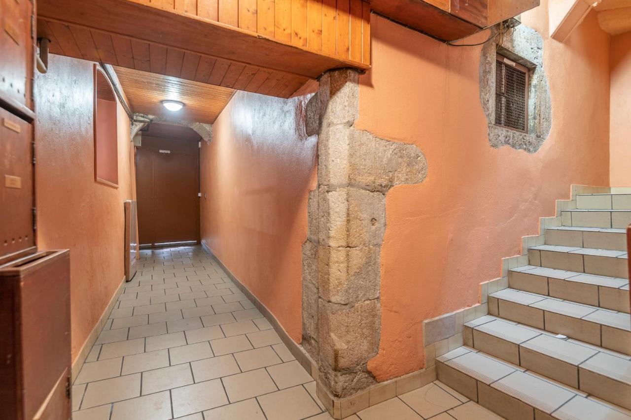 Spacious Apartment Rated 4 Stars In The Heart Of The Old Town อานซี ภายนอก รูปภาพ